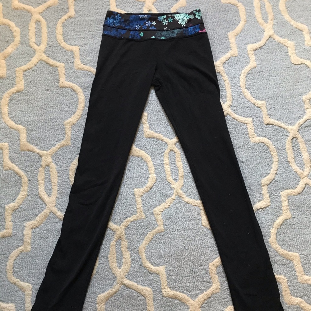 Lululemon size 4 black pants.